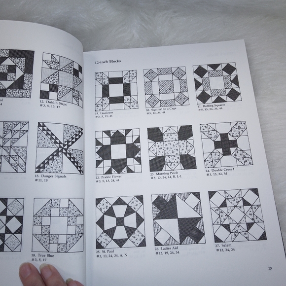 BOOK 500 Full Size Patchwork Patterns by Maggie Malone, hard cover - Picture 2 of 11